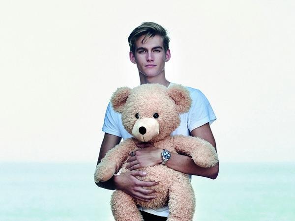 Presley Gerber unveils the new OMEGA watch in support of Orbis